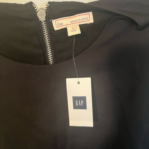 Gap Woman’s sleeveless black summer dress. Zipper back.detailed bottom. Large - Picture 7 of 9